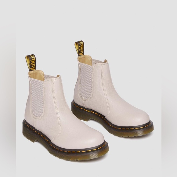 🔥🔥🔥 Dr. Martens 2976 WOMEN'S LEATHER CHELSEA BOOT, size 8 US, 39 European - Picture 1 of 7